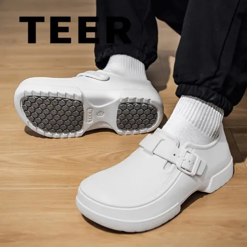 Lightweight Non-Slip Waterproof Kitchen Rain Boots Adjustable Comfortable Chef Shoes for Star Hotels Oil Resistant round Toe