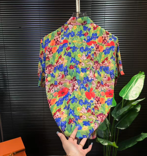 Men's Sophisticated Vibrant Floral Shirt