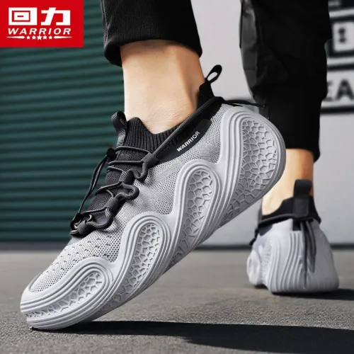 Breathable men's casual sports shoes