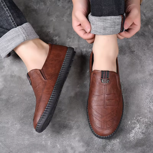 Loafers Easy-Wearing Male Comfort Flats Fashion New Men Shoes Leather Men Casual Shoes Business Leisure Shoes for Men Breathable