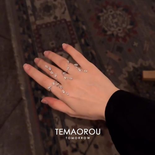 Super beautiful Cross five fingers leaf diamond ring niche design