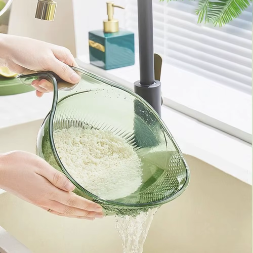 A multi-functional rice-washing bowl and draining scoop