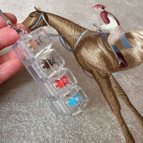 Random Mechanical keyboard switch keychain keycap tester switch keychain with LED light pressure relief keyboard