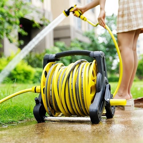 High-pressure water gun automatic reel watering device