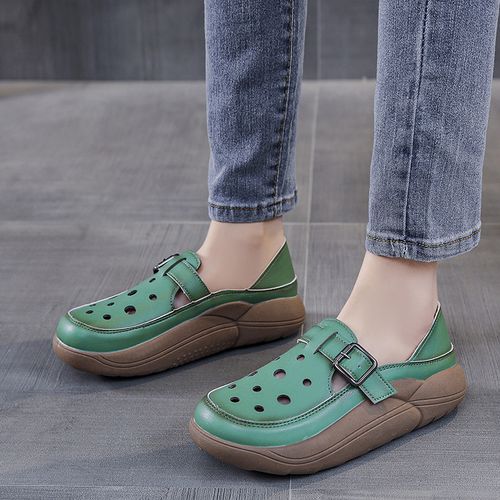 Retro and stylish hollow two-way hole shoes