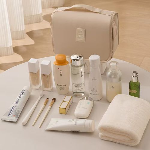 Compact, Hanging, Stylish with Spacious Compartments
