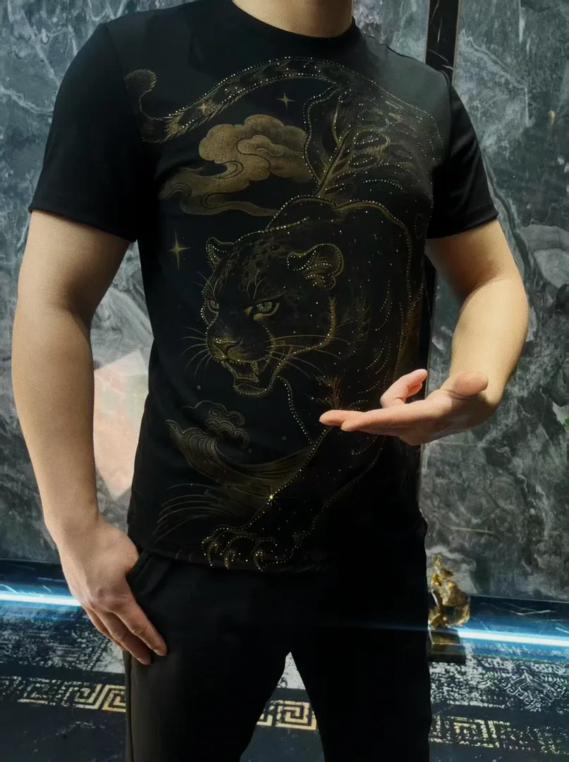 Men's Ice Silk T-Shirt with Gold-Foil and Rhinestone  Leopard Stepping on Auspicious Clouds  Design