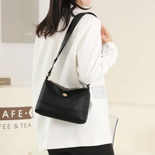 Minimalist Large-Capacity Nylon Shoulder and Crossbody Bag Layered Nylon Shoulder Adjustable Bag Color-Block Travel Tote