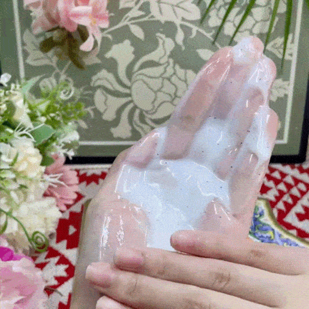 The Weightless Wonder: How This Gentle Foam Formula Is Giving Women Back Their Hair Confidence