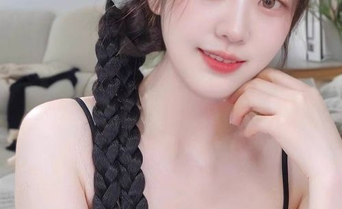 Tie-dye ponytail with clips suits everyone, is simple and easy to do, creates an atmospheric look, is sweet and youthful, and has a built-in filter effect.