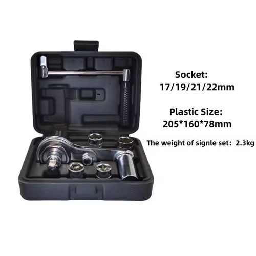 Automobile torque multiplier wrench, with multiple-sized sockets. The torque multiplier design is effortless and efficient, and the handle can be used independently. Made of high-quality materials, it is durable and reliable. The storage box is portable and suitable for large torque disassembly and assembly scenarios such as car tires and chassis. It is an efficient and professional torque solution for auto repair.