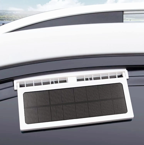 The third-generation multi-functional vehicle ventilation fan can quickly expel the heat inside the vehicle, filter PM2.5, formaldehyde, etc., and purify the air. It is easy to install, energy-saving and has a long battery life, making driving more refreshing and comfortable.