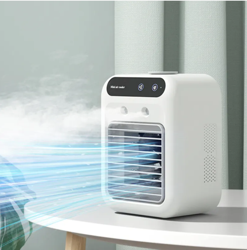 Spray-type desktop air conditioning fan, with a 500ml large water tank that can spray continuously for 10 hours. It features powerful cold air, quick cooling and humidification. Compact and space-saving, it can be used in offices, desks, and campsites. The operation is simple, making it a refreshing savior for the hot desktop in summer.