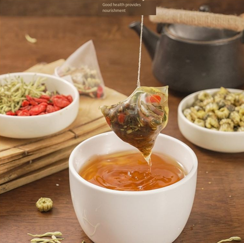 Dandelion, chrysanthemum and mulberry seed tea - the liver-cleansing tea for those who stay up late and sit for long periods. This tea is made with carefully selected herbs such as dandelion, chrysanthemum and mulberry seed. It clears heat, calms the liver, improves vision, moistens the intestines and relieves constipation caused by staying up late. It is easy to brew. Each bag contains 50 servings. If you place an order today, you will receive 2 large bags, totaling 100 servings.