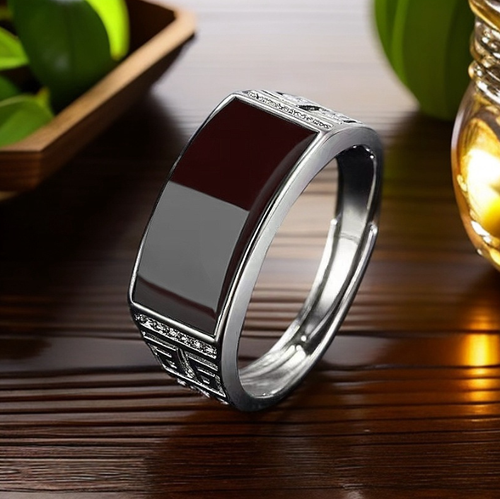 This set of Huatianyue couple rings, the ink jade model is profound and powerful, the green jade model is smooth and elegant. The female ring is clear and transparent, showing a white color, and the combination of the masculine and feminine styles is extremely harmonious. Huatianyue is cool and moist, with a high-quality texture. If you place an order today, you will receive 6 pieces: 2 black male models + 2 pairs of green matching rings.