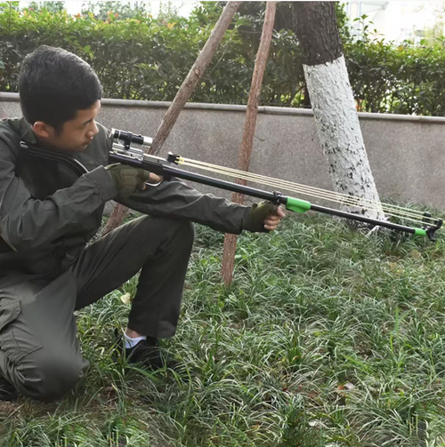 600-meter range, alloy body with excellent durability and shock resistance. The gun-style grip is stable and does not shake. The scope enhances accuracy, allowing you to hit the target precisely wherever you point. The upgraded latex hose has strong rebound force, making it highly effective for outdoor competitions and precise target shooting. Lightweight and portable, it can be easily carried in a bag and ready for action at any time!