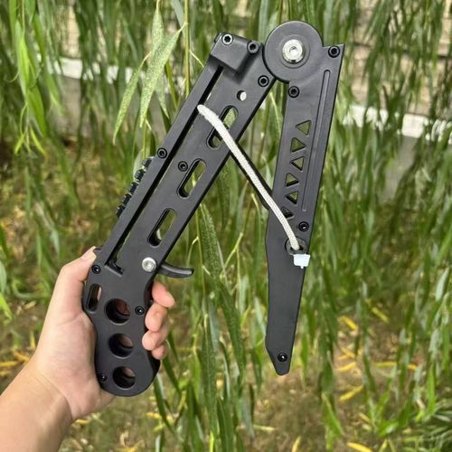 This folding slingshot is simply amazing! With competitive-level accuracy, it can be folded and carried in your pocket for easy use. The grip feels stable and precise. Now, place an order and you'll get an extra 10 fishing arrows for free - steel balls for target practice are great, and changing the arrows allows you to fish in streams. It's perfect for outdoor practice and enjoying the fun of fishing. The value for money is simply outstanding!