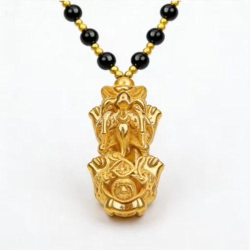Fortune-gathering and safety-protecting Puxiu necklace. Fortune-gathering + Safety! The black obsidian chain body is adorned with gilded Puxiu, attracting wealth and calming the surroundings. The chain body is durable and can protect you. It can be adjusted in length to fit various outfits. Layered wear creates layers of style, and single wear becomes a focal point. It welds good fortune and peace around your neck, serving as a lucky travel pass!