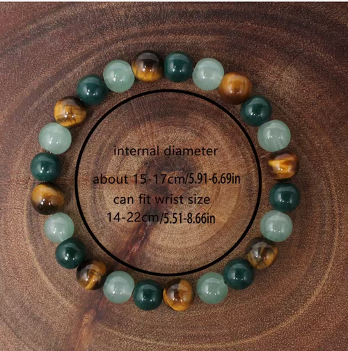 The Green Dongling natural bracelet is full of natural vitality and is an excellent choice for attracting wealth and enhancing luck. It can be paired with a beautiful jewelry box to protect the bracelet while enhancing its elegance. It is comfortable to wear, showcasing confidence and charm. It is an excellent choice for personal use or as a gift, opening the door to your wealth and luck! Come and place your order to take it home now!