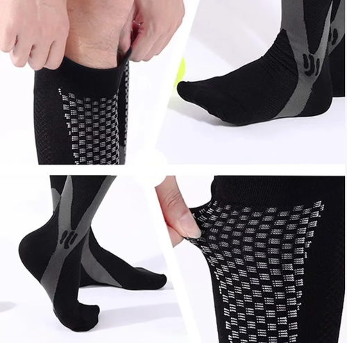 This gradient pressure varicose vein stocking has extremely high elasticity and breathability. It can promote the natural flow of blood and help it return to the heart. If you place an order today, you will receive any five pairs of the Prati Yoga Professional Outdoor Sports Varicose Vein Pressure Stockings. You can wear them every day to make your legs look slimmer. It is suitable for situations such as prolonged sitting, commuting and traveling, making leg protection extremely easy.