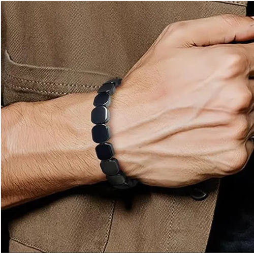 Order today and you will receive 3 soothing and healing energy black gallstone bracelets. This black gallstone bracelet is specially designed for male health. Its unique magnetic energy can promote blood circulation, help enhance sexual ability, and relieve fatigue. Wearing it, you can maintain vitality in your daily life. It is a thoughtful companion that boosts male health and showcases your charm.