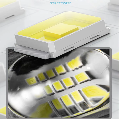 This all-in-one solar street lamp is equipped with high-efficiency polycrystalline solar panels, and it can be fully charged in just 6 hours. It is equipped with intelligent radar human body sensing technology, which makes it brighter when people are present and dims when they leave. This is energy-saving and safe. It supports remote remote control to switch modes. The integrated waterproof structure is durable and sturdy, making it an ideal choice for long-lasting outdoor lighting.