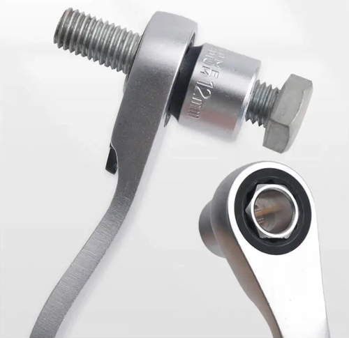 This 17-piece through-hole ratchet sleeve set features a through-hole shaft design, capable of handling slippage and irregular bolts. The double 72-tooth ratchet is highly efficient and effortless to use. The chrome-vanadium steel material is durable and sturdy. The specifications are complete and suitable for various scenarios. When paired with a portable toolbox, it becomes an excellent assistant for auto repair and maintenance.