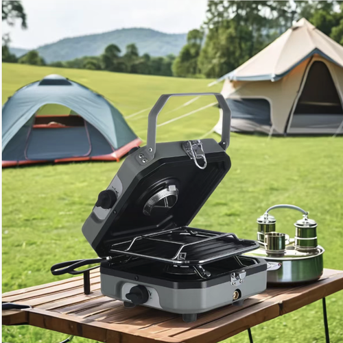 Outdoor double-head portable canister stove, with independent firepower for both burners, capable of simultaneously frying, roasting and cooking. The folding integrated design is portable and easy to carry. It features wind-proof and multiple safety protections, and is compatible with various gas tanks. It is an essential stove for outdoor enthusiasts to enjoy delicious camping experiences. Make the outdoor dining experience more diverse.