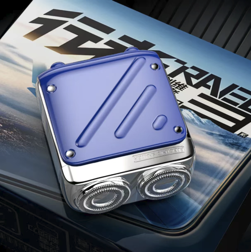 This portable men's electric shaving kit is IPX7 grade fully waterproof, suitable for both dry and wet use. Its 9-blade stainless steel head efficiently shaves without causing skin irritation. A 1-hour fast charge provides 60-day battery life. With a compact mech-style design, it can be easily placed in a pocket. The gift box packaging is elegant, making it a top choice for business trips and as a gift. It keeps you looking fresh at all times.