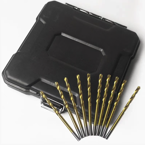99-piece titanium-plated straight-point twist drill bits, made of high-speed steel. The round handles are compatible with most electric drills. A wide range of specifications are available, allowing for drilling of wood, thin metals, and plastics. The spiral grooves facilitate chip removal. A hard plastic storage box is included for easy organization and carrying. Just open the box and start working.