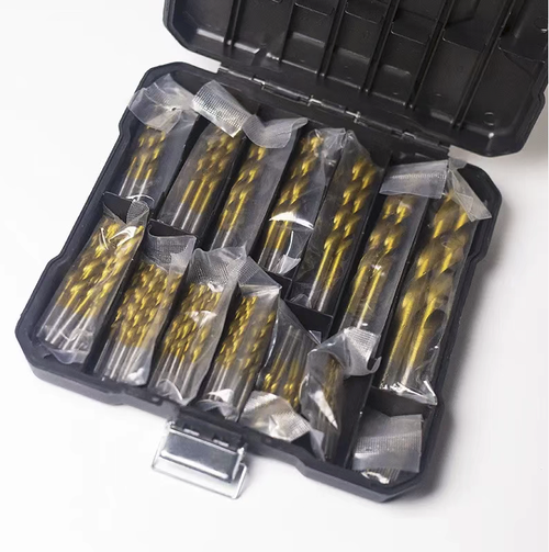99-piece titanium-plated straight-point twist drill bits, made of high-speed steel. The round handles are compatible with most electric drills. A wide range of specifications are available, allowing for drilling of wood, thin metals, and plastics. The spiral grooves facilitate chip removal. A hard plastic storage box is included for easy organization and carrying. Just open the box and start working.