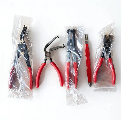 A 5-piece set of auto repair pipe clamping tools, paired with a portable storage bag. Multiple pipe clamps and snap pliers are combined. They are used for disassembling and assembling car water pipes, oil pipes and hose clamps. Suitable for operations in cramped engine compartments. Do not use with violence. It cannot be used as a crowbar. After use, clean and dry the tools and store them properly. Replace damaged tools in time.