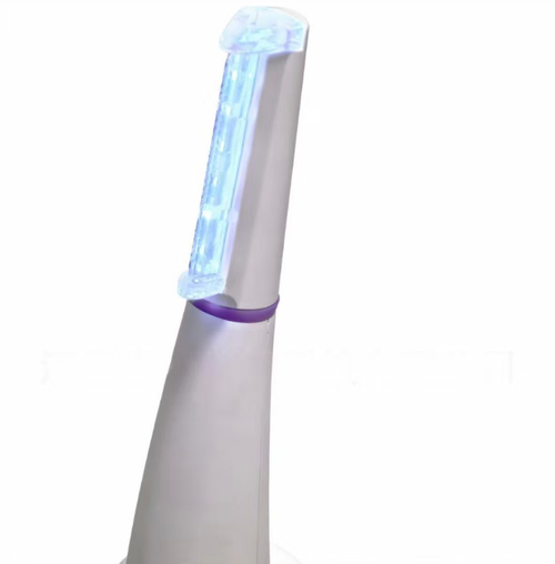 Lady LED lighting hair removal razor, suitable for trimming facial hair and body hair. It comes with a built-in illuminator to clearly show fine and short hairs. The floating blade surface fits the curvature of the skin, and is equipped with multiple replaceable blades. It is paired with a charging and storage base for charging and power supply. When using, keep the skin dry. Sensitive skin is recommended to try a small area first.