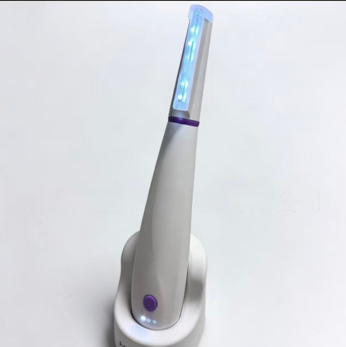 Lady LED lighting hair removal razor, suitable for trimming facial hair and body hair. It comes with a built-in illuminator to clearly show fine and short hairs. The floating blade surface fits the curvature of the skin, and is equipped with multiple replaceable blades. It is paired with a charging and storage base for charging and power supply. When using, keep the skin dry. Sensitive skin is recommended to try a small area first.