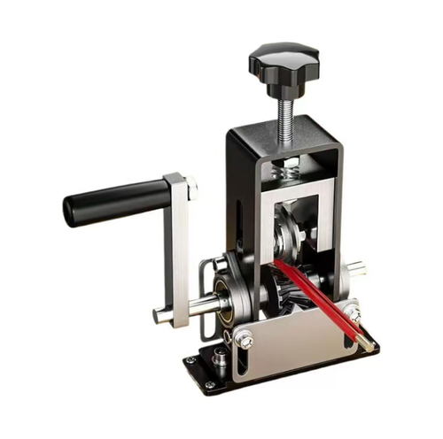 Hand-operated wire stripping machine for used wires. The metal body can fix the workbench, and the adjustment knob controls the gap of the blade. It is suitable for various specifications of waste wire cables. Hand-operated feeding, separating the copper core from the insulation outer skin. Comes with disassembly tools. Before operation, please test adjust the blade opening. Keep your hands away from the blade and avoid armored cables. Regularly clean the debris.
