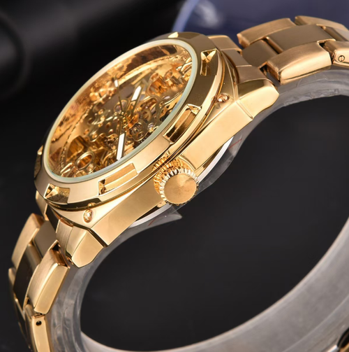 The new model of open-work automatic mechanical watch features a stainless steel case and strap, with an adjustable steel chain. The open-work engraved dial is paired with luminous hour markers. It automatically winds the movement through arm movement and is precisely adjusted for smooth timekeeping. It is also water-resistant. The tough and elegant design is suitable for various occasions and can be worn daily or given as a gift.