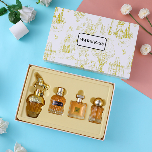 High Quality 4-piece Perfume Gift Set Mixed Fragrance Perfume Fragrance Perfect For personal Use Or Gifting Loved Ladies.