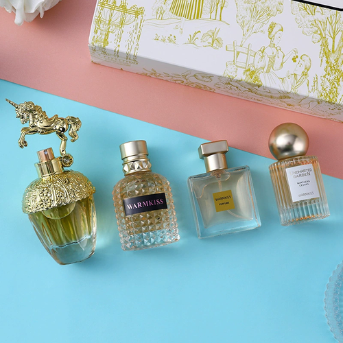 High Quality 4-piece Perfume Gift Set Mixed Fragrance Perfume Fragrance Perfect For personal Use Or Gifting Loved Ladies.