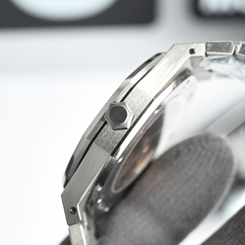 Luxury Charm Mechanical Custom Automatic Watch for Men Stainless Steel Skeleton Water Resistant Business Antique Analog