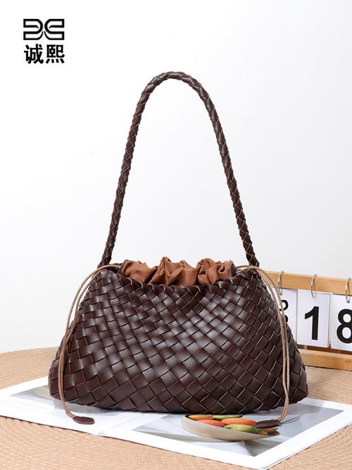 2025New Women Summer Woven Shoulder Bags for Ladies Casual Braided Tote Hand Bag with Drawstring Purse for Holiday Beach