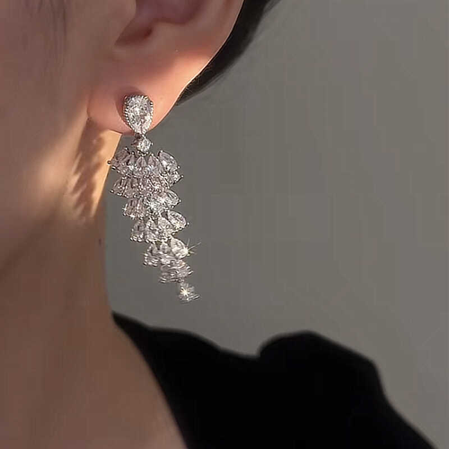 Luxury Artisan Fan-Drape Earrings – Micro-Pavé Zirconia Cascading Elegance for Timeless Glamour