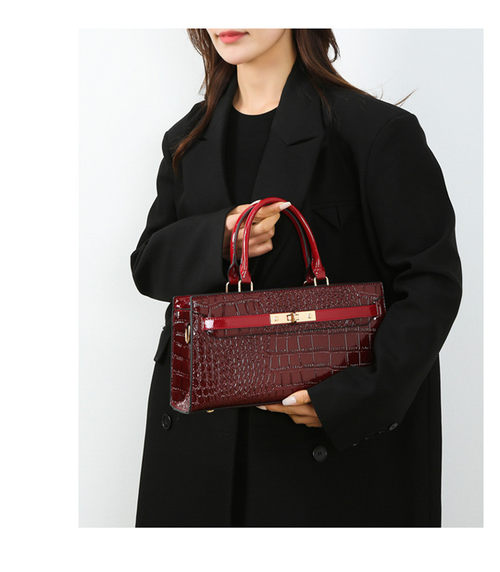 Spring New Casual Shoulder Bag, Niche Design Large Capacity Stylish Crossbody Bag for Women