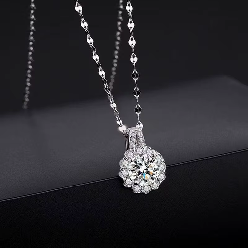 Custom Full Diamond Round Pendant Necklace Fashion Jewelry Necklace 925 Sterling Silver Moissanite Necklace for Women