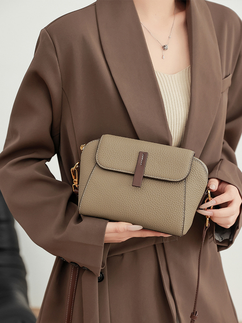 2025 Autumn Winter New Genuine Leather Women's Crossbody Bag Versatile Niche High-end Shoulder Bag Waterproof Cosmetic Bag