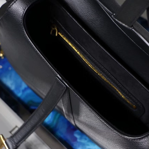 Women's High-End Luxury PU Leather Cross-Body Saddle Bag Portable One-Shoulder Versatile Design Stylish Trendy