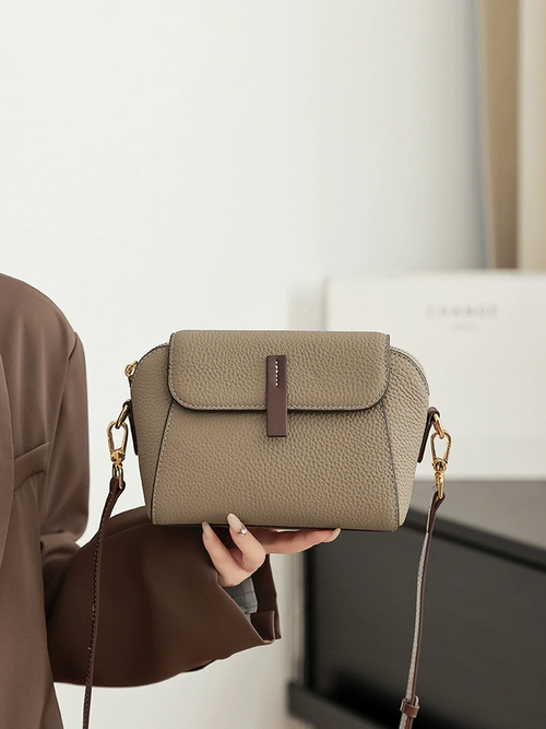 2025 Autumn Winter New Genuine Leather Women's Crossbody Bag Versatile Niche High-end Shoulder Bag Waterproof Cosmetic Bag