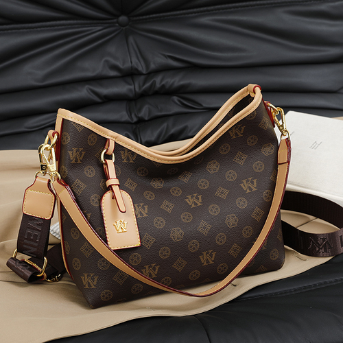 Luxurious Designer Ladies' Tote Bag. High-quality PU Material Handbag. With a Zipper. Equipped with Polyester