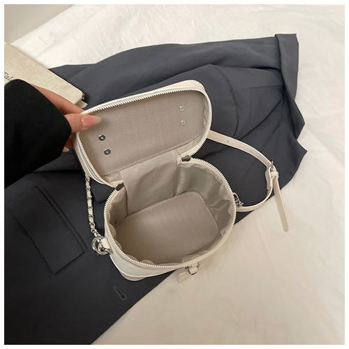 2025 Women's Retro Single-Shoulder Woven Pattern Hand-held Box Bag a Niche and Fashionable High-Appeal Shoulder Bag