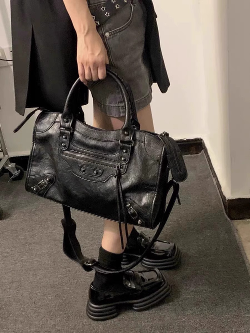 Wholesale Vintage Travel Handbags Outdoor High-capacity Single Shoulder Crossbody Bag 2025
