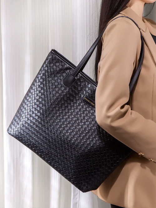 2025 New Women's Tote Large Capacity Handbag Single Shoulder Woven Bag Versatile Commuting Fashion
